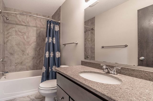 1557 Johnson Drive S, Moorhead, MN 56560