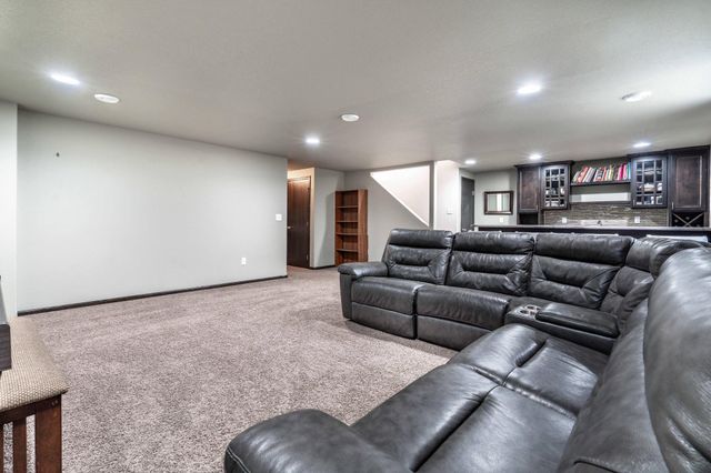 1557 Johnson Drive S, Moorhead, MN 56560