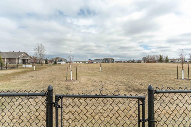 1557 Johnson Drive S, Moorhead, MN 56560