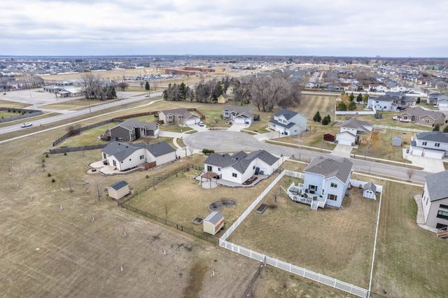 1557 Johnson Drive S, Moorhead, MN 56560