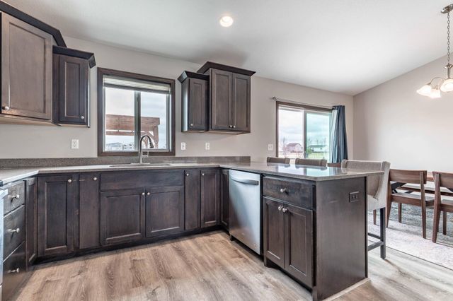 1557 Johnson Drive S, Moorhead, MN 56560