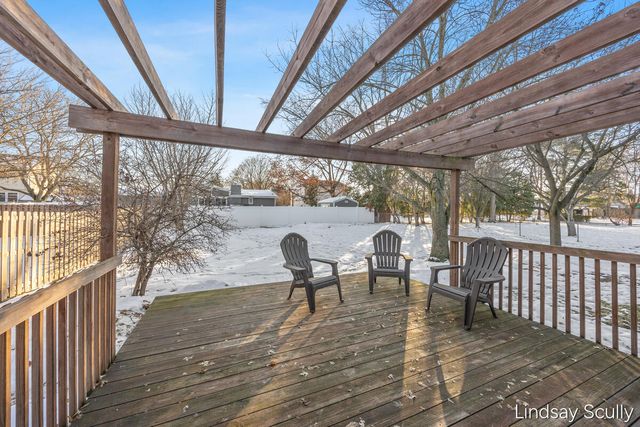 1830 Lockmere Drive Se, City Of Kentwood, MI 49508