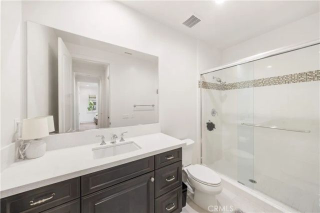 92 Interstellar, Irvine, CA 92618