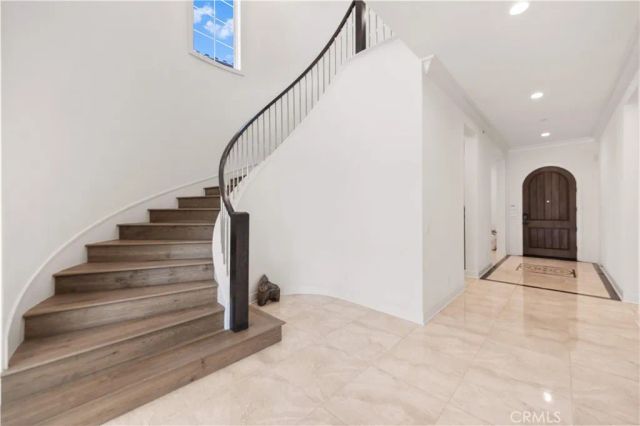 92 Interstellar, Irvine, CA 92618