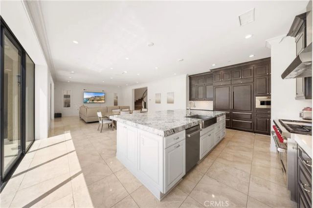 92 Interstellar, Irvine, CA 92618