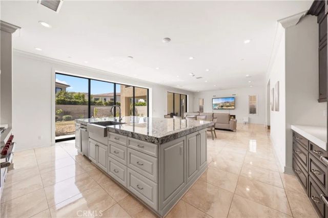 92 Interstellar, Irvine, CA 92618
