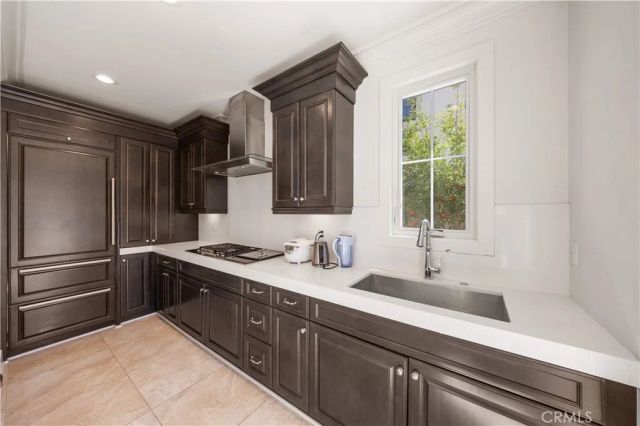 92 Interstellar, Irvine, CA 92618