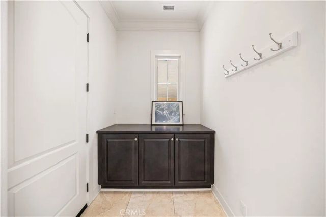 92 Interstellar, Irvine, CA 92618