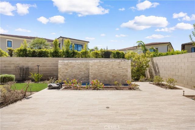 92 Interstellar, Irvine, CA 92618