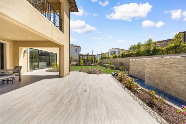 92 Interstellar, Irvine, CA 92618