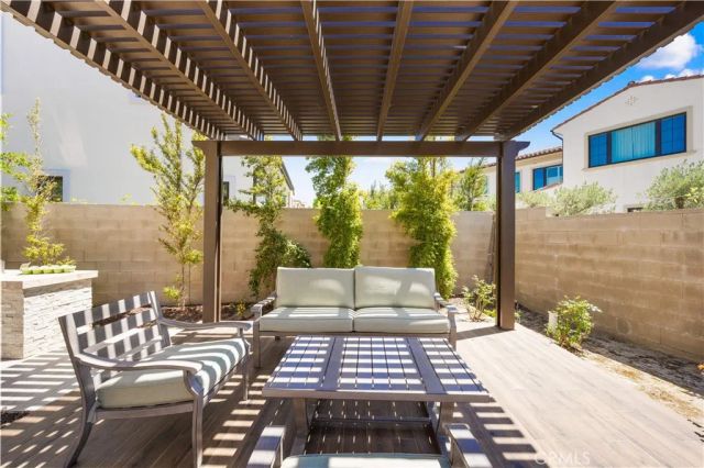 92 Interstellar, Irvine, CA 92618