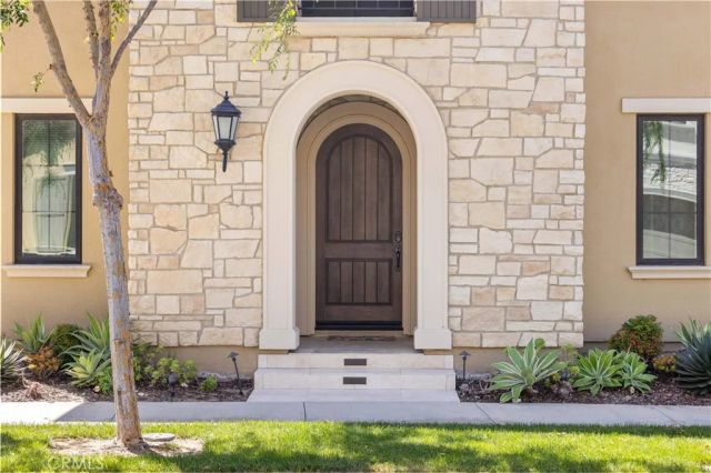 92 Interstellar, Irvine, CA 92618