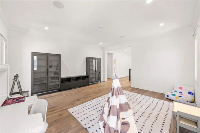 92 Interstellar, Irvine, CA 92618