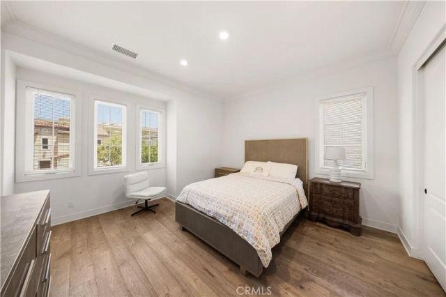 92 Interstellar, Irvine, CA 92618