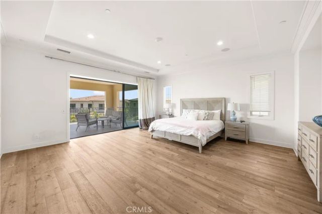 92 Interstellar, Irvine, CA 92618