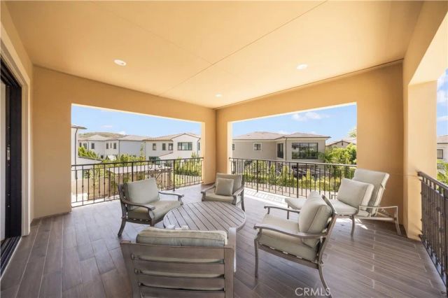 92 Interstellar, Irvine, CA 92618