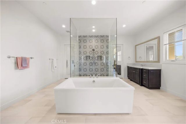 92 Interstellar, Irvine, CA 92618