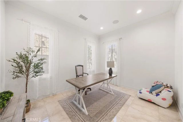 92 Interstellar, Irvine, CA 92618