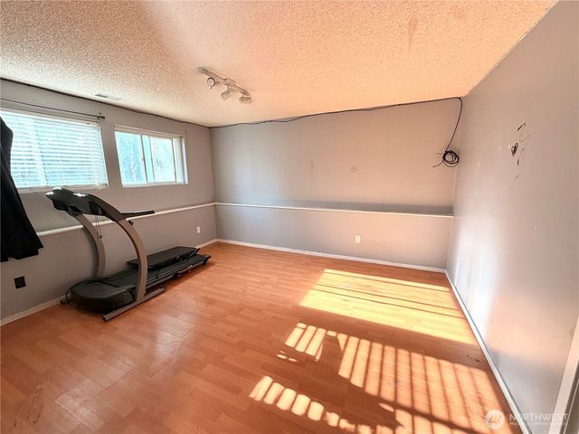 16112 68th Avenue Ct E, Puyallup, WA 98375