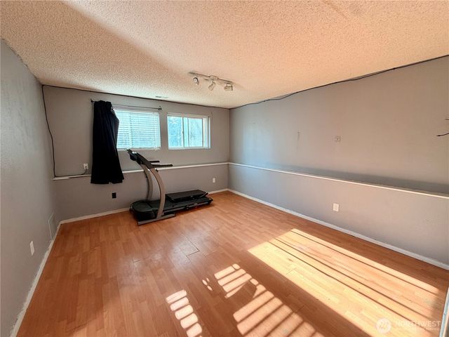16112 68th Avenue Ct E, Puyallup, WA 98375