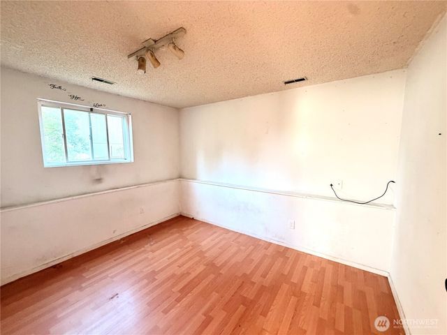 16112 68th Avenue Ct E, Puyallup, WA 98375
