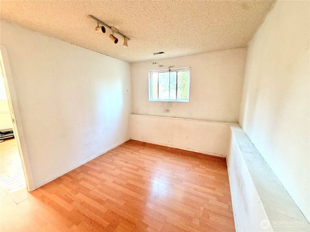 16112 68th Avenue Ct E, Puyallup, WA 98375