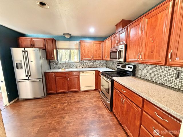 16112 68th Avenue Ct E, Puyallup, WA 98375