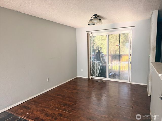 16112 68th Avenue Ct E, Puyallup, WA 98375