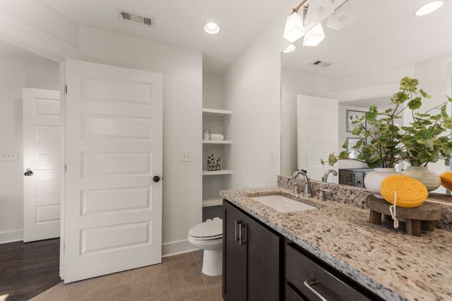 1402B Otay St, Nashville, TN 37216