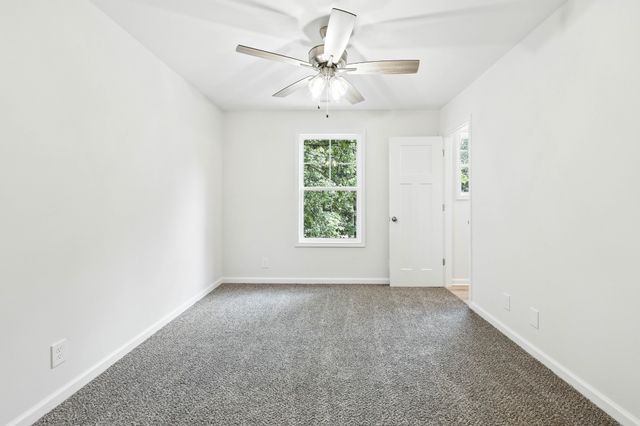 1227 Greenfield Dr, Clarksville, TN 37040