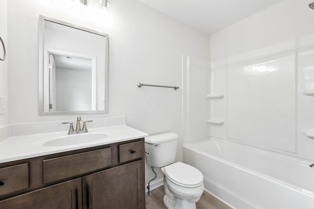 1227 Greenfield Dr, Clarksville, TN 37040