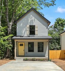 1227 Greenfield Dr, Clarksville, TN 37040