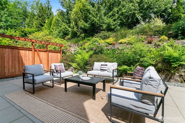 6853 166th Place SE, Bellevue, WA 98006