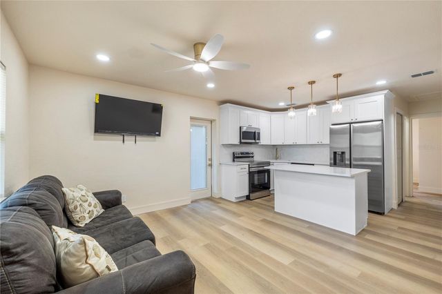 5538 6TH AVENUE N, St Petersburg, FL 33710