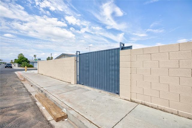 6121 Sonoma Circle, Las Vegas, NV 89107