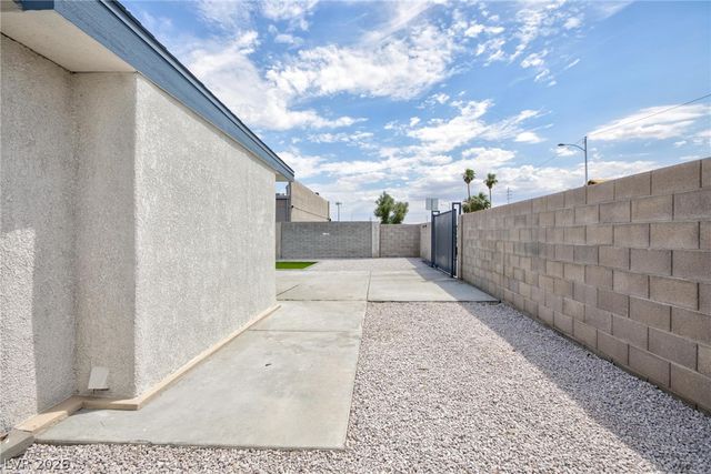 6121 Sonoma Circle, Las Vegas, NV 89107
