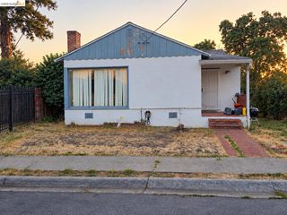 8115 Dowling St, Oakland, CA 94605