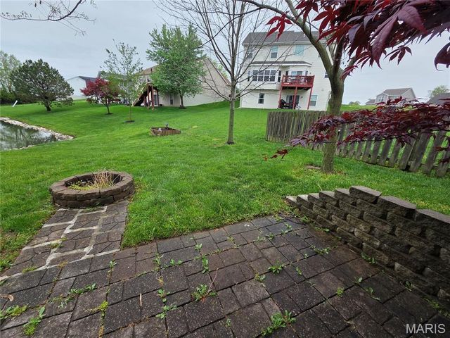 1391 Orchard Lakes Circle, Belleville, IL 62220