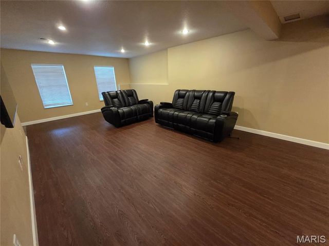 1391 Orchard Lakes Circle, Belleville, IL 62220