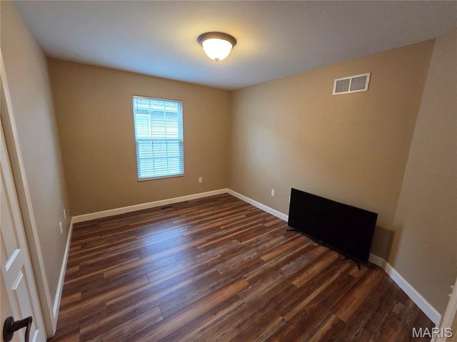 1391 Orchard Lakes Circle, Belleville, IL 62220