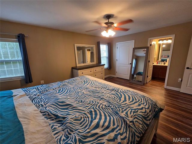 1391 Orchard Lakes Circle, Belleville, IL 62220