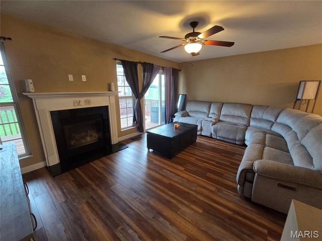 1391 Orchard Lakes Circle, Belleville, IL 62220