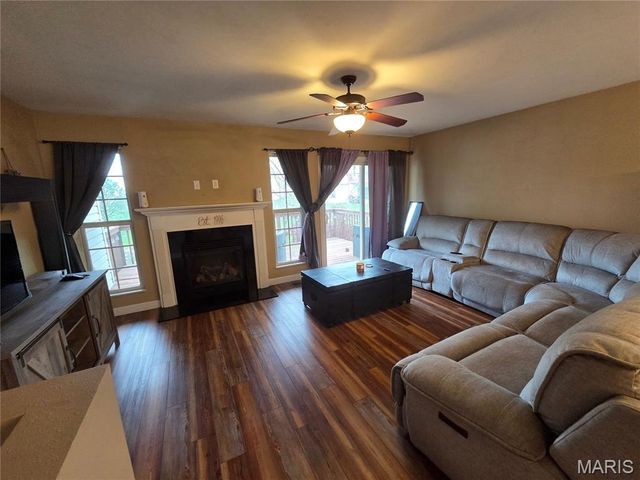 1391 Orchard Lakes Circle, Belleville, IL 62220