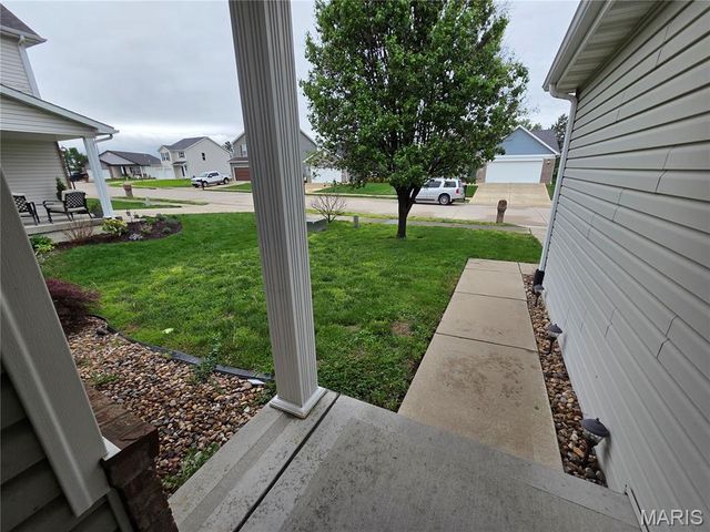 1391 Orchard Lakes Circle, Belleville, IL 62220