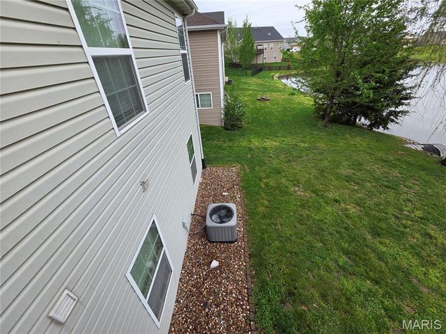 1391 Orchard Lakes Circle, Belleville, IL 62220