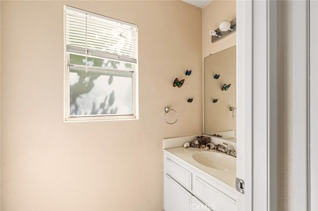 11545 Honeyglen, Pacoima, CA 91331