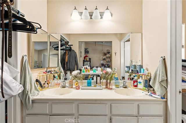 11545 Honeyglen, Pacoima, CA 91331