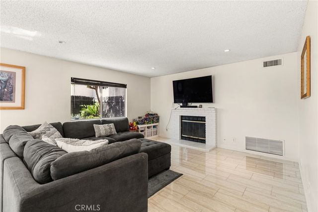 11545 Honeyglen, Pacoima, CA 91331