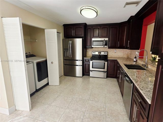 15222 SW 111th St 15222, Miami, FL 33196