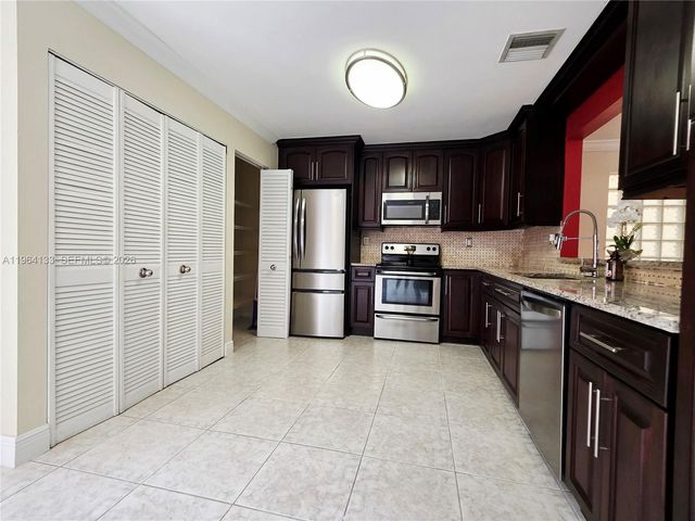 15222 SW 111th St 15222, Miami, FL 33196